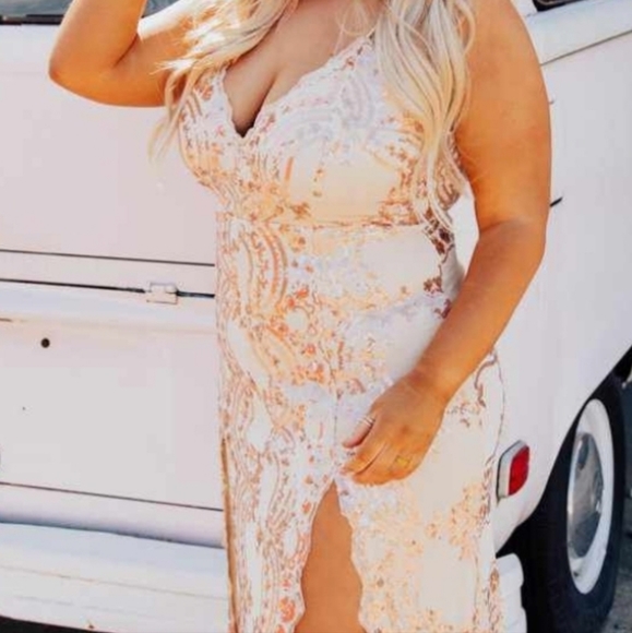 Dress - Picture 3 of 4